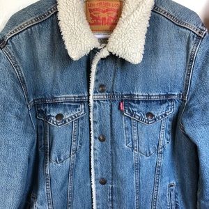 Levi's jean jacket with sherpa lining